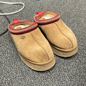 UGG Tazz Women size 8